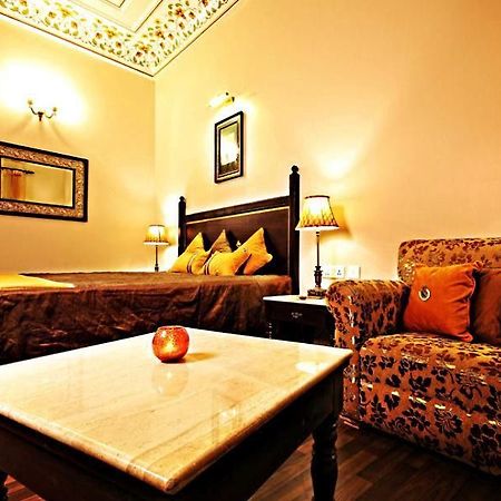 Treehouse Anuraga Palace ساواي مادهوبور المظهر الخارجي الصورة