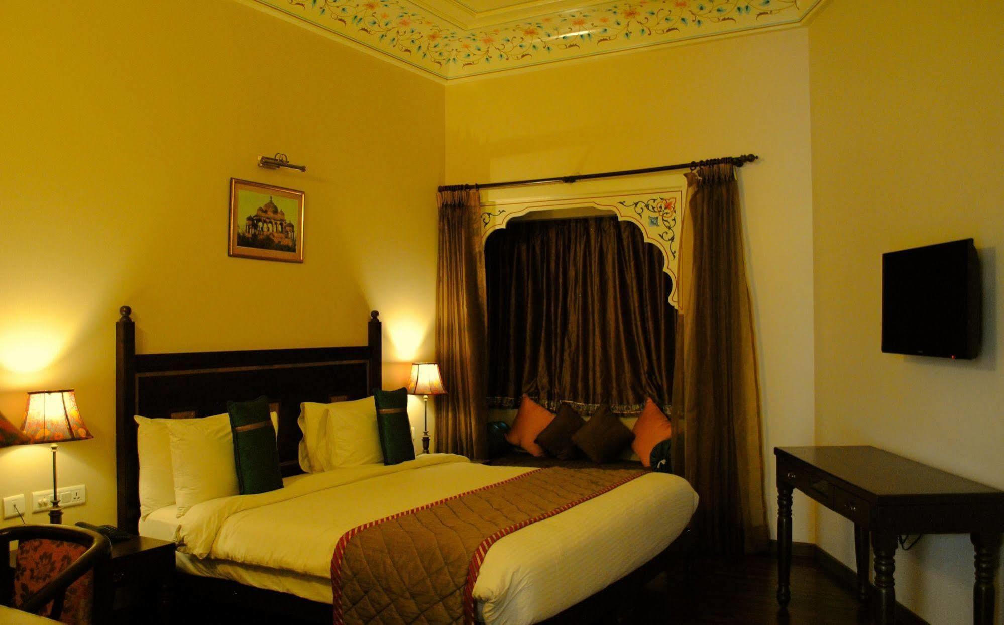 Treehouse Anuraga Palace ساواي مادهوبور المظهر الخارجي الصورة